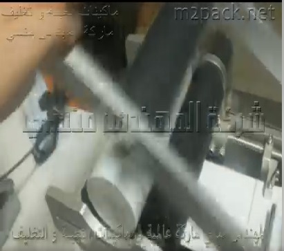 ماكينة لصق ليبل استيكر علي عبوات أسبراي دائرية نصف أتوماتيكية موديل 831 ماركة مهندس منسي