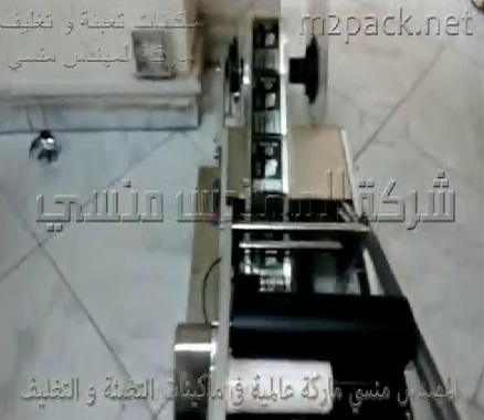 ماكينة نصف اتوماتيك للصق لليبل عليالعبوات البلاستيك الدائريه كود 831 ماركة المهندس منسى