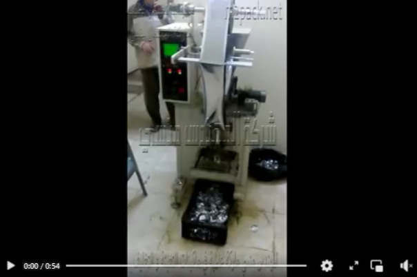 ماكينة تعبئة وتغليف البودر شديد النعومه مثل الحنا الشعر او النشا بلحام خلفى للكيس اتوماتيك موديل 952 ماركة مهندس منسي