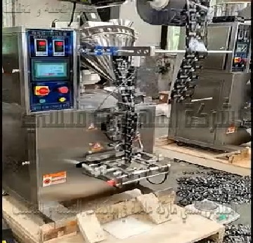 مكينة تعبئة وتغليف مساحيق غذائية شديدة النعومة في أظرف لحام ثلاثي أتوماتيك مثل الحليب البودرة و النشا موديل 955 ماركة المهندس منسي