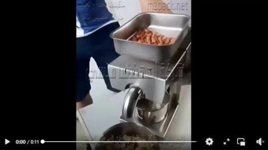 آلة إستانلس مقاوم للتآكل تضغط حبوب السوداني، البندق ، الجوز و تنتج زيت بيور موديل 811 ماركة مهندس منسي